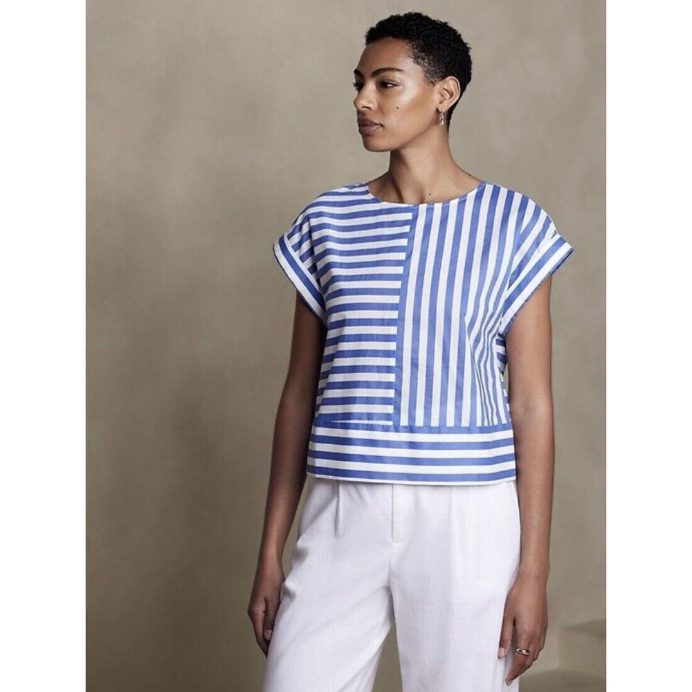 NWT Banana Republic Medium Button Back Blue & White Stripe Top With Extra Button